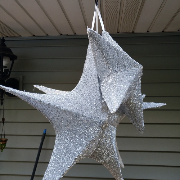 Three Battery Powered Light up hanging stars - Picture 8 of 8